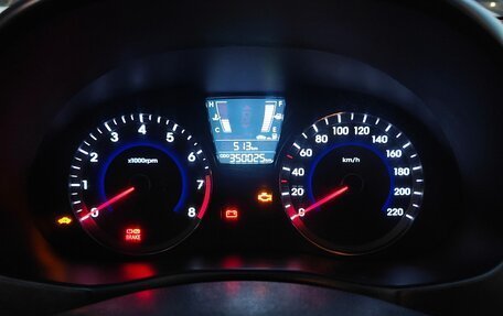 Hyundai Solaris II рестайлинг, 2011 год, 370 000 рублей, 6 фотография