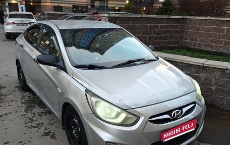 Hyundai Solaris II рестайлинг, 2011 год, 370 000 рублей, 16 фотография