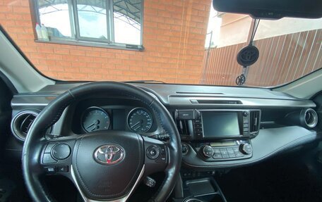 Toyota RAV4, 2018 год, 2 330 000 рублей, 5 фотография
