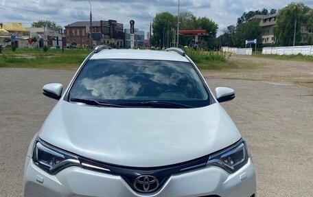 Toyota RAV4, 2018 год, 2 330 000 рублей, 4 фотография