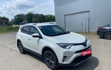 Toyota RAV4, 2018 год, 2 330 000 рублей, 3 фотография