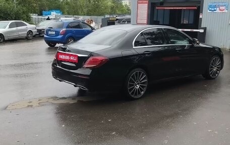 Mercedes-Benz E-Класс, 2020 год, 3 990 000 рублей, 2 фотография