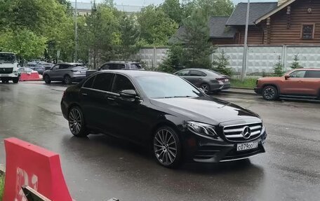 Mercedes-Benz E-Класс, 2020 год, 3 990 000 рублей, 4 фотография