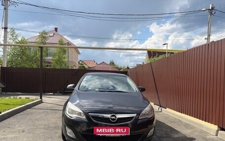 Opel Astra J, 2011 год, 590 000 рублей, 2 фотография
