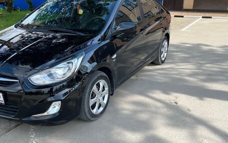 Hyundai Solaris II рестайлинг, 2013 год, 985 000 рублей, 2 фотография