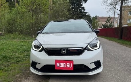 Honda Fit, 2020 год, 2 000 000 рублей, 6 фотография