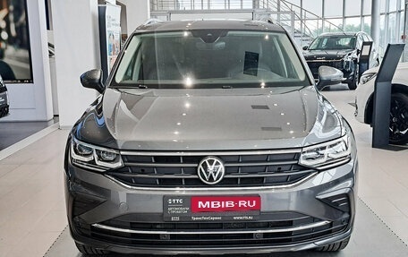 Volkswagen Tiguan II, 2021 год, 3 450 000 рублей, 2 фотография