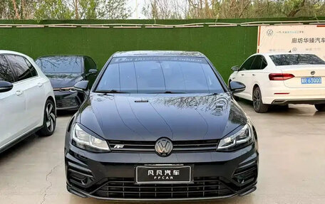 Volkswagen Golf VII, 2020 год, 1 440 001 рублей, 2 фотография