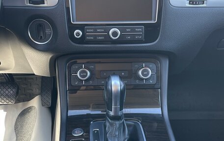 Volkswagen Touareg III, 2016 год, 3 350 000 рублей, 12 фотография