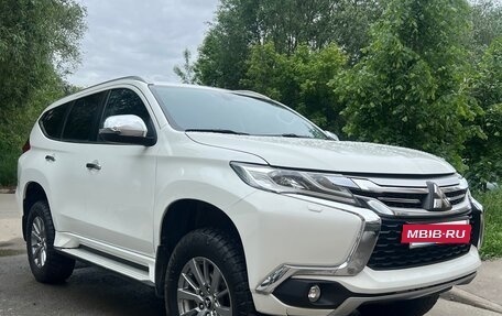 Mitsubishi Pajero Sport III рестайлинг, 2018 год, 3 500 000 рублей, 2 фотография
