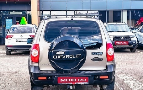 Chevrolet Niva I рестайлинг, 2018 год, 705 103 рублей, 8 фотография