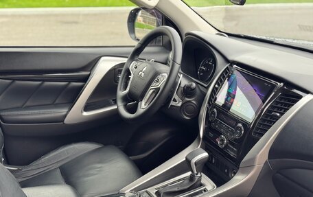 Mitsubishi Pajero Sport III рестайлинг, 2017 год, 2 495 000 рублей, 22 фотография