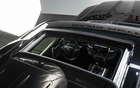 Toyota Land Cruiser 200, 2020 год, 7 999 000 рублей, 10 фотография