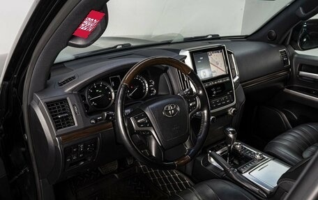 Toyota Land Cruiser 200, 2020 год, 7 999 000 рублей, 11 фотография