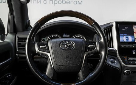 Toyota Land Cruiser 200, 2020 год, 7 999 000 рублей, 21 фотография