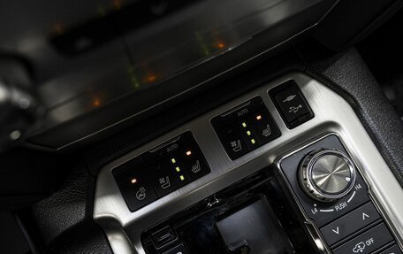 Toyota Land Cruiser 200, 2020 год, 7 999 000 рублей, 25 фотография