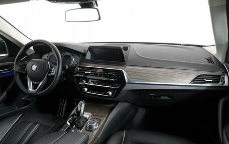 BMW 5 серия, 2018 год, 2 550 000 рублей, 14 фотография
