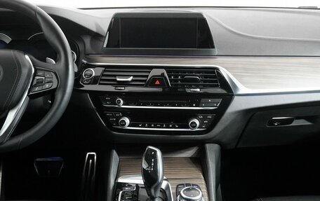 BMW 5 серия, 2018 год, 2 550 000 рублей, 16 фотография