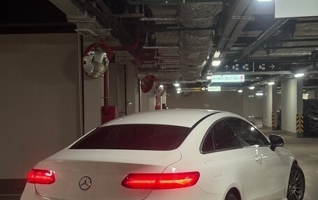 Mercedes-Benz E-Класс, 2017 год, 3 270 000 рублей, 4 фотография