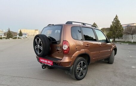 Chevrolet Niva I рестайлинг, 2017 год, 675 000 рублей, 2 фотография