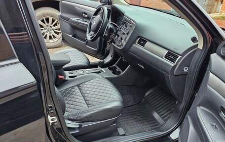 Mitsubishi Outlander III рестайлинг 3, 2012 год, 1 580 000 рублей, 7 фотография