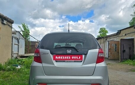 Honda Jazz II рестайлинг, 2011 год, 830 000 рублей, 3 фотография