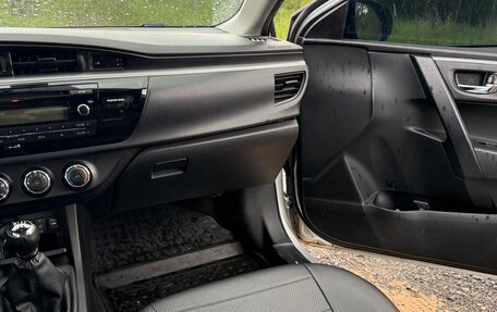 Toyota Corolla, 2014 год, 1 100 000 рублей, 32 фотография