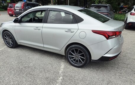 Hyundai Solaris II рестайлинг, 2021 год, 1 500 000 рублей, 6 фотография