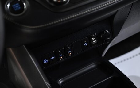 Toyota RAV4, 2019 год, 2 099 000 рублей, 12 фотография