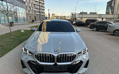 BMW 5 серия, 2024 год, 6 140 000 рублей, 2 фотография