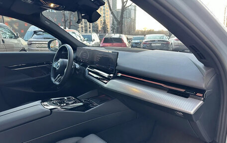BMW 5 серия, 2024 год, 6 140 000 рублей, 9 фотография