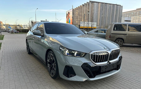 BMW 5 серия, 2024 год, 6 140 000 рублей, 3 фотография
