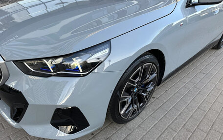 BMW 5 серия, 2024 год, 6 140 000 рублей, 21 фотография