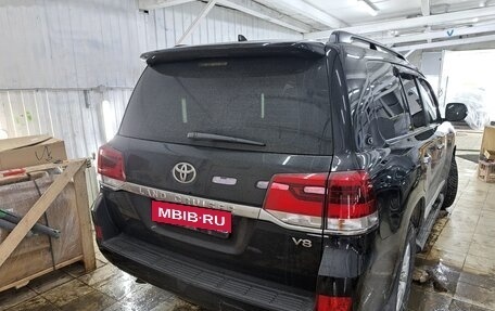 Toyota Land Cruiser 200, 2016 год, 5 200 000 рублей, 2 фотография