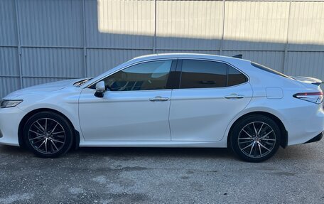 Toyota Camry, 2021 год, 2 590 000 рублей, 2 фотография