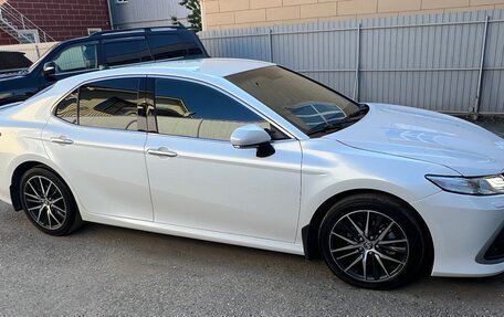 Toyota Camry, 2021 год, 2 590 000 рублей, 7 фотография