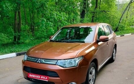 Mitsubishi Outlander III рестайлинг 3, 2012 год, 940 000 рублей, 1 фотография