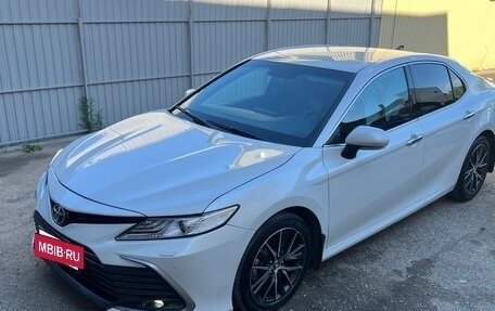 Toyota Camry, 2021 год, 2 590 000 рублей, 10 фотография