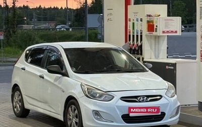 Hyundai Solaris II рестайлинг, 2011 год, 410 000 рублей, 1 фотография