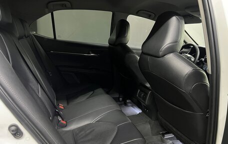 Toyota Camry, 2021 год, 2 590 000 рублей, 34 фотография