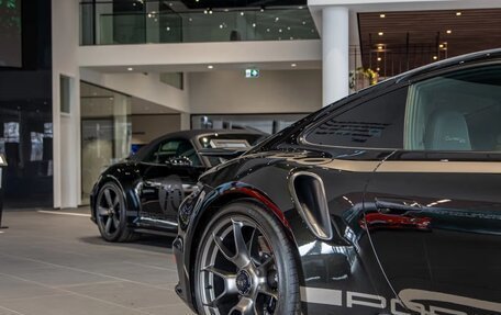 Porsche 911, 2025 год, 33 000 000 рублей, 9 фотография