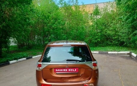 Mitsubishi Outlander III рестайлинг 3, 2012 год, 940 000 рублей, 5 фотография
