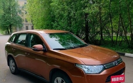Mitsubishi Outlander III рестайлинг 3, 2012 год, 940 000 рублей, 3 фотография