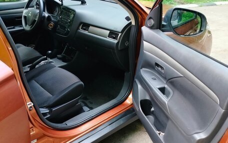 Mitsubishi Outlander III рестайлинг 3, 2012 год, 940 000 рублей, 9 фотография