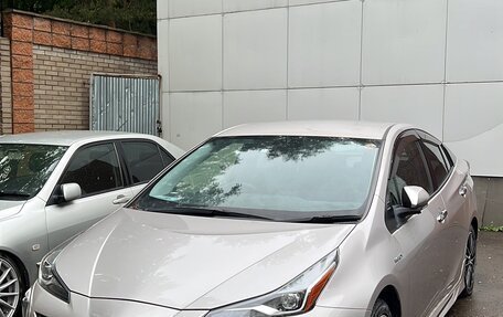Toyota Prius IV XW50, 2019 год, 2 200 000 рублей, 5 фотография