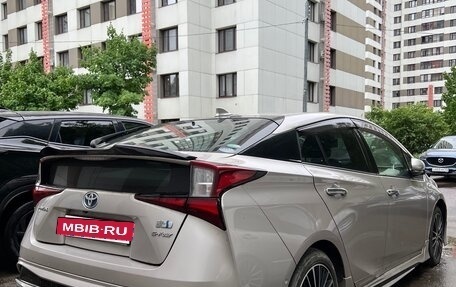 Toyota Prius IV XW50, 2019 год, 2 200 000 рублей, 4 фотография