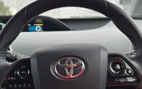 Toyota Prius IV XW50, 2019 год, 2 200 000 рублей, 10 фотография