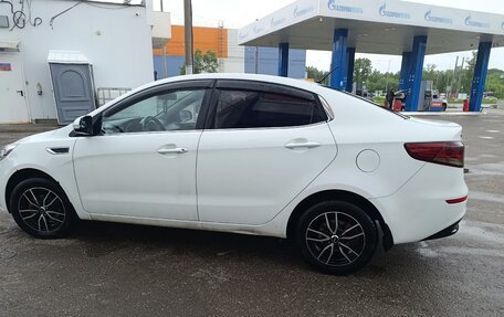 KIA Rio III рестайлинг, 2016 год, 1 000 000 рублей, 5 фотография