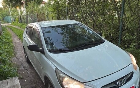 Hyundai Solaris II рестайлинг, 2011 год, 410 000 рублей, 4 фотография