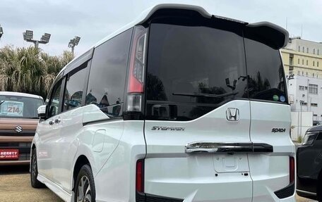Honda Stepwgn IV, 2017 год, 1 432 800 рублей, 3 фотография